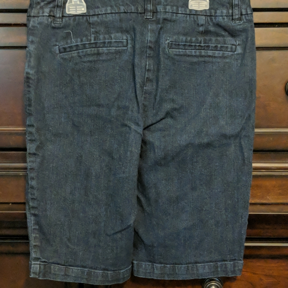 Shorts - Picture 2 of 3
